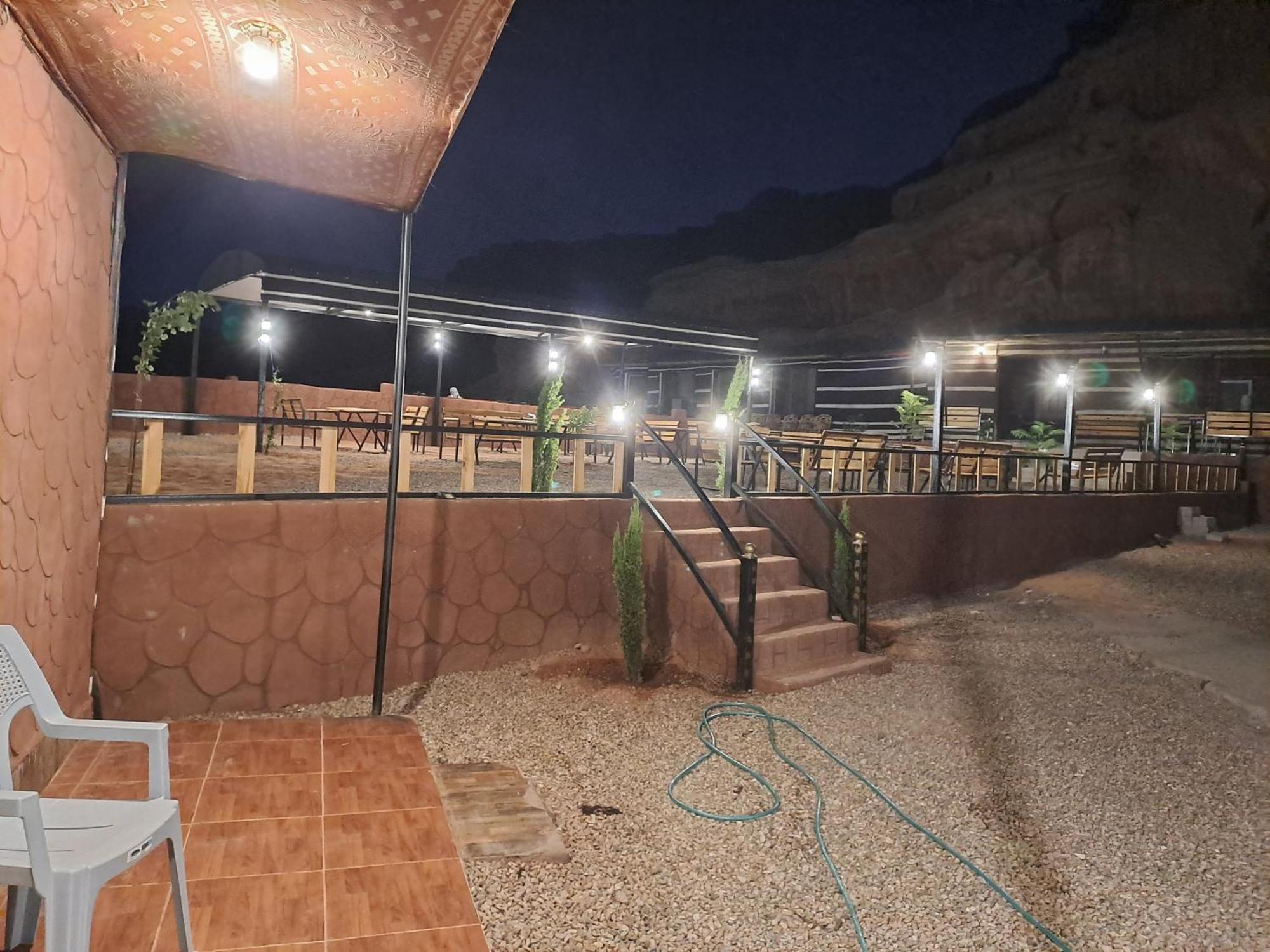 Hotel Taj Wadi Rum Camp Exterior foto